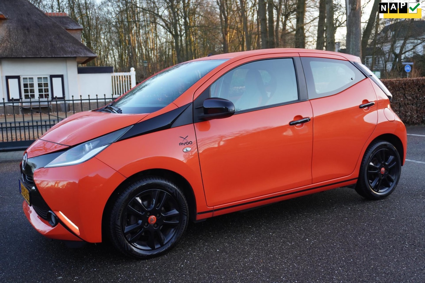 Toyota Aygo - 1.0 VVT-i x-cite 5 Drs Airco - AutoWereld.nl