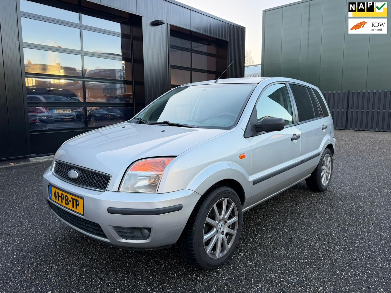 Ford Fusion - 1.6-16V Ghia AUTOMAAT *apk:09-2026* - AutoWereld.nl