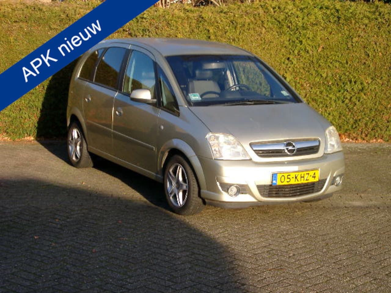 Opel Meriva - 1.6-16V Cosmo automaat Nieuwe APK, LET OP; schade - AutoWereld.nl