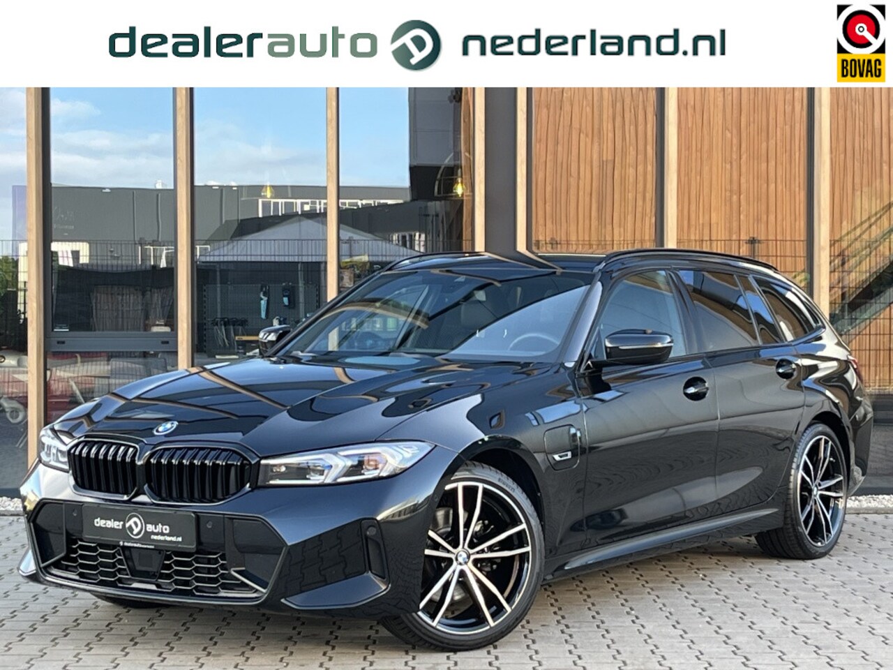 BMW 3-serie Touring - 330e xDrive | Facelift | M-sport | Led | Trekhaak | - AutoWereld.nl