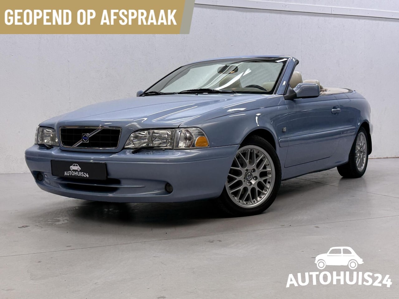 Volvo C70 Convertible - 2.4T AUT SKY BLUE PEARL TREKHAAK SOFTLEDER - AutoWereld.nl