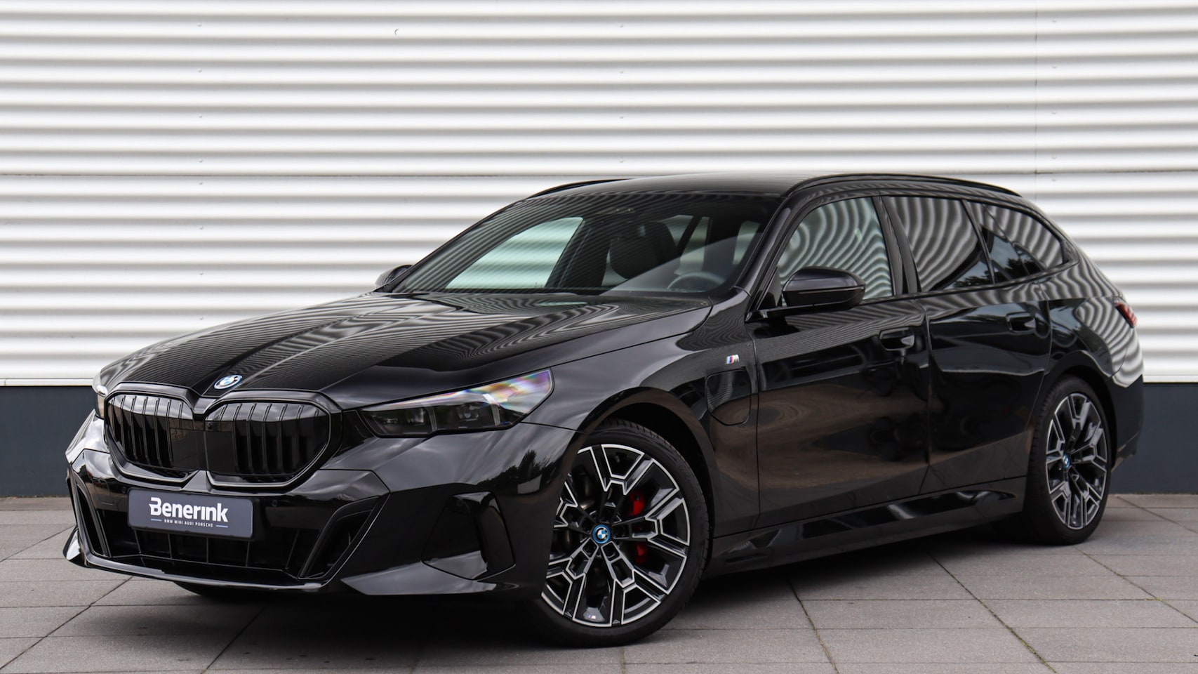 BMW 5-serie Touring - 530e xDrive M-Sport Pro | Stoelventilatie | Harman/Kardon | Panoramadak | Head-up | Trekha - AutoWereld.nl