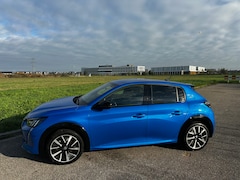 Peugeot e-208 - EV 50kWh GT Een prachtige Peugeot e208 GT-line met haast alle opties.  Heeft de sportieve blauwe metal