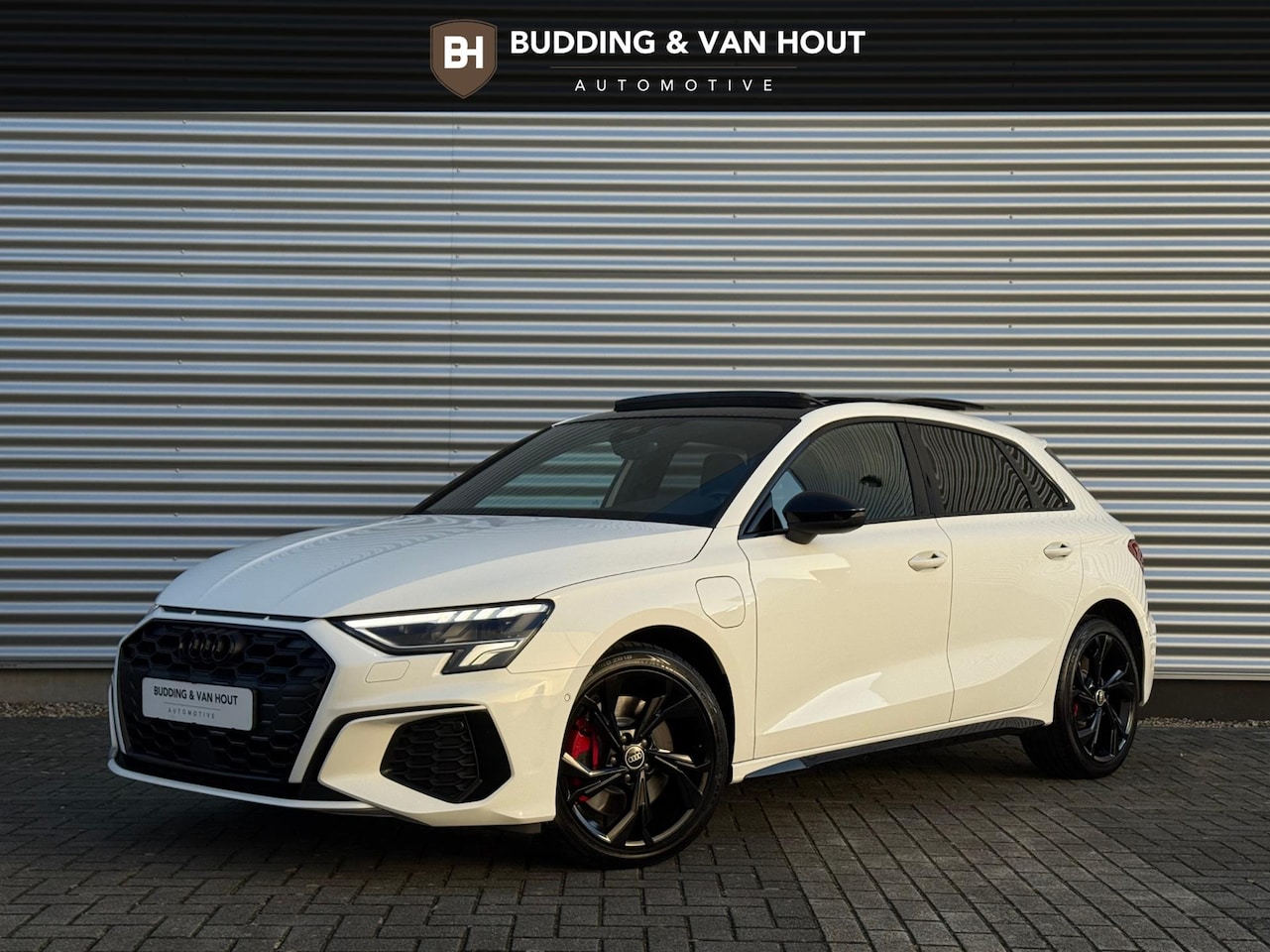Audi A3 Sportback - 45 TFSIe S-Line Pano B&O Sfeer Camera Matrix ACC - AutoWereld.nl