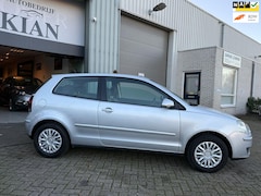 Volkswagen Polo - 1.4-16V Comfortline
