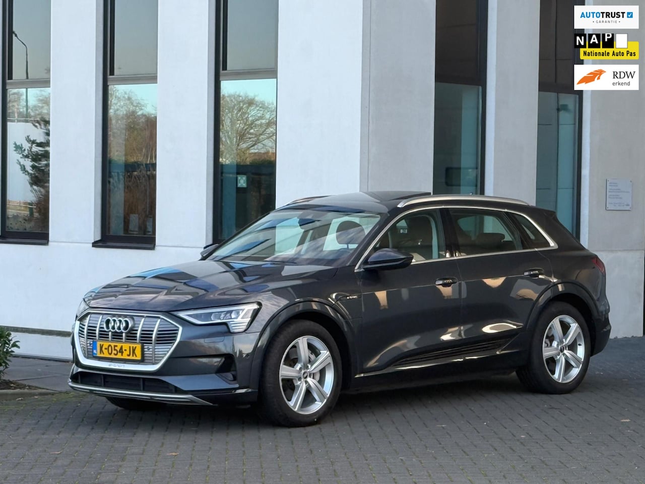 Audi e-tron - 50 quattro Business edition Plus 71 kWh, panoramadak, leder, stoelverwarming, camera, NL a - AutoWereld.nl