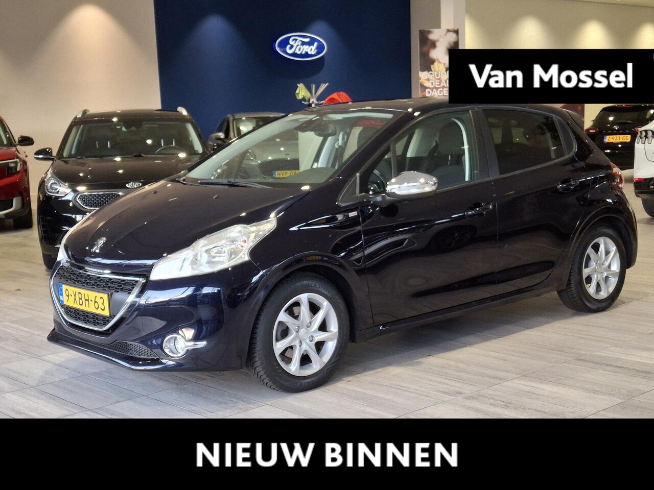 Peugeot 208 - 1.2 e-VTi Style | Automaat | Trekhaak | Parkeersensoren | Flippers | - AutoWereld.nl