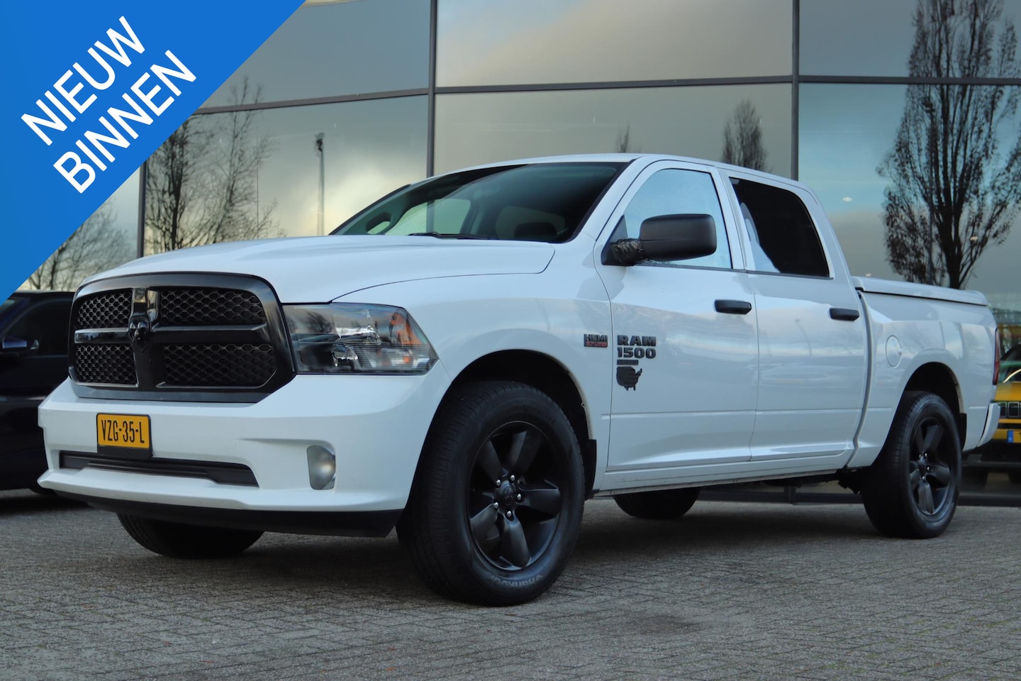 Dodge Ram 1500 - 5.7 V8 4x4 CREW CAB LPG G3 *1E EIG. ORIG. NL NAP* | 6-PERS | CARPLAY | TREKHAAK 3500KG | C - AutoWereld.nl