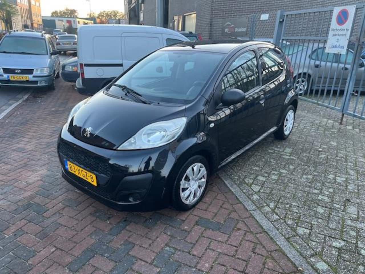 Peugeot 107 - 1.0 Access Accent! Airco! Dealer onderhouden! - AutoWereld.nl