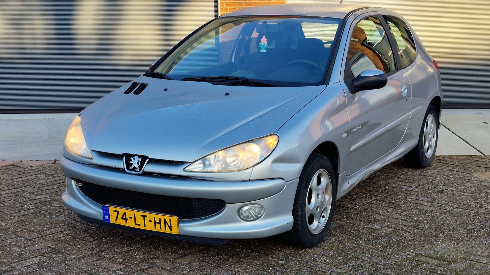 Peugeot 206 - 1.4 Quiksilver apk tot met 10-12-2026 - AutoWereld.nl