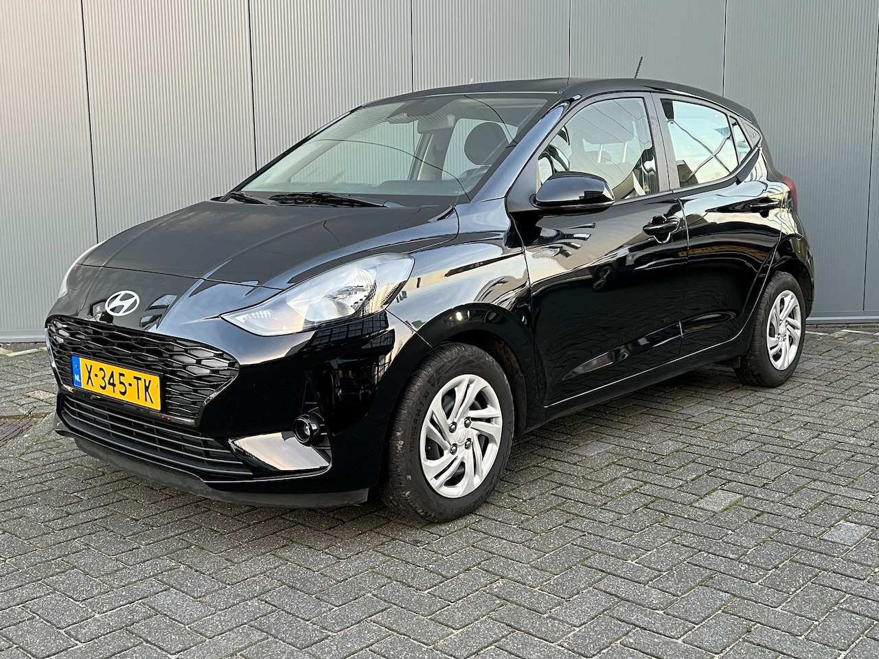 Hyundai i10 - 1.0 66pk Comfort Smart | LED | Airco | Carplay | Camera | Navigatie | Bluetooth | Cruiseco - AutoWereld.nl