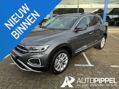 Volkswagen T-Roc - 1.5 TSI Style | DSG | 150pk | Trekhaak | ACC | App Conn. | Virt. diplay | Mooi