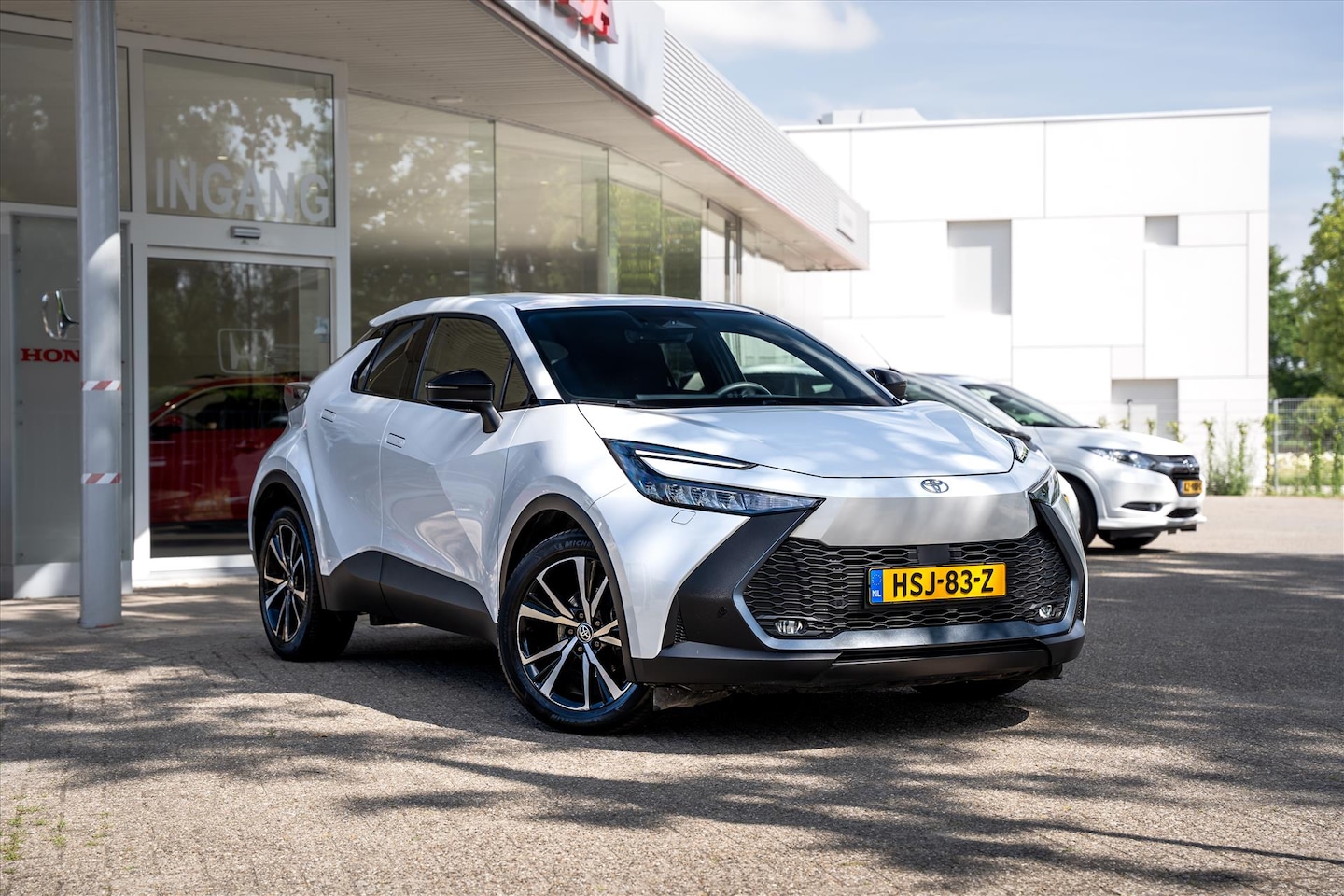 Toyota C-HR - 1.8 Full Hybrid First Edition | Groot scherm | Apple carplay | Stoel en Stuurverwarming | - AutoWereld.nl