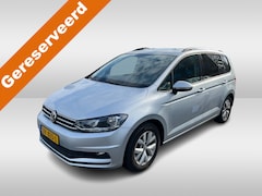 Volkswagen Touran - 1.5 TSI 150pk Comfortline Executive DSG Automaat Navigatie / Parkeersensoren / Camera / Tr
