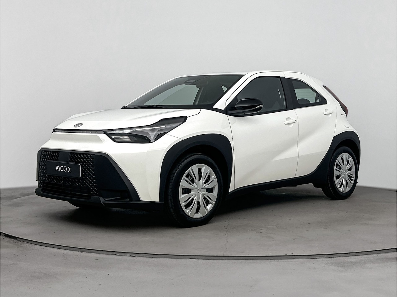Toyota Aygo X - Hybrid 115 play | Apple Carplay & Android Auto | Parkeercamera | * - AutoWereld.nl