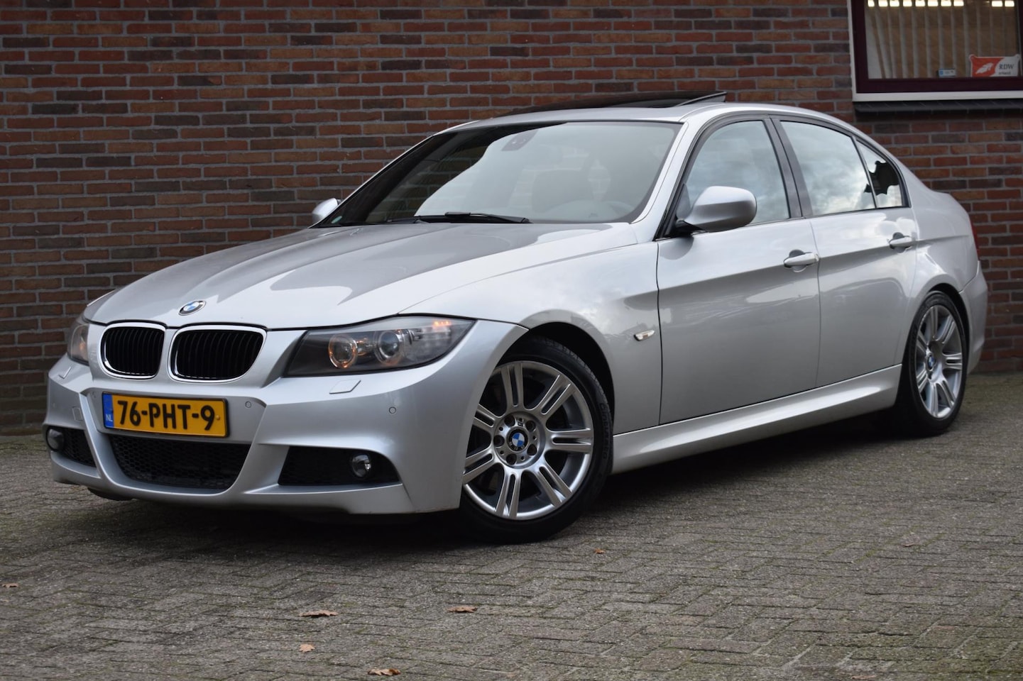 BMW 3-serie - 330i High Executive '10 Xenon Leder Clima NAvi Cruise - AutoWereld.nl