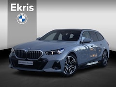 BMW 5-serie Touring - 530e M Sportpakket/ Elektrische Trekhaak/ Achteruitrijcamera/ Panoramadak/ Stoelverwarming