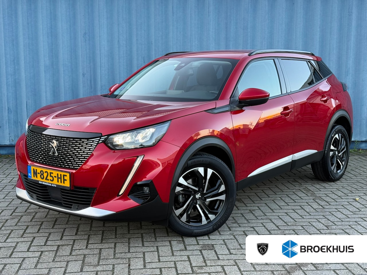 Peugeot 2008 - 1.2 Allure Pack Verwarmde voorruit | Achteruitrijcamera | Keyless start | Apple Carplay/An - AutoWereld.nl