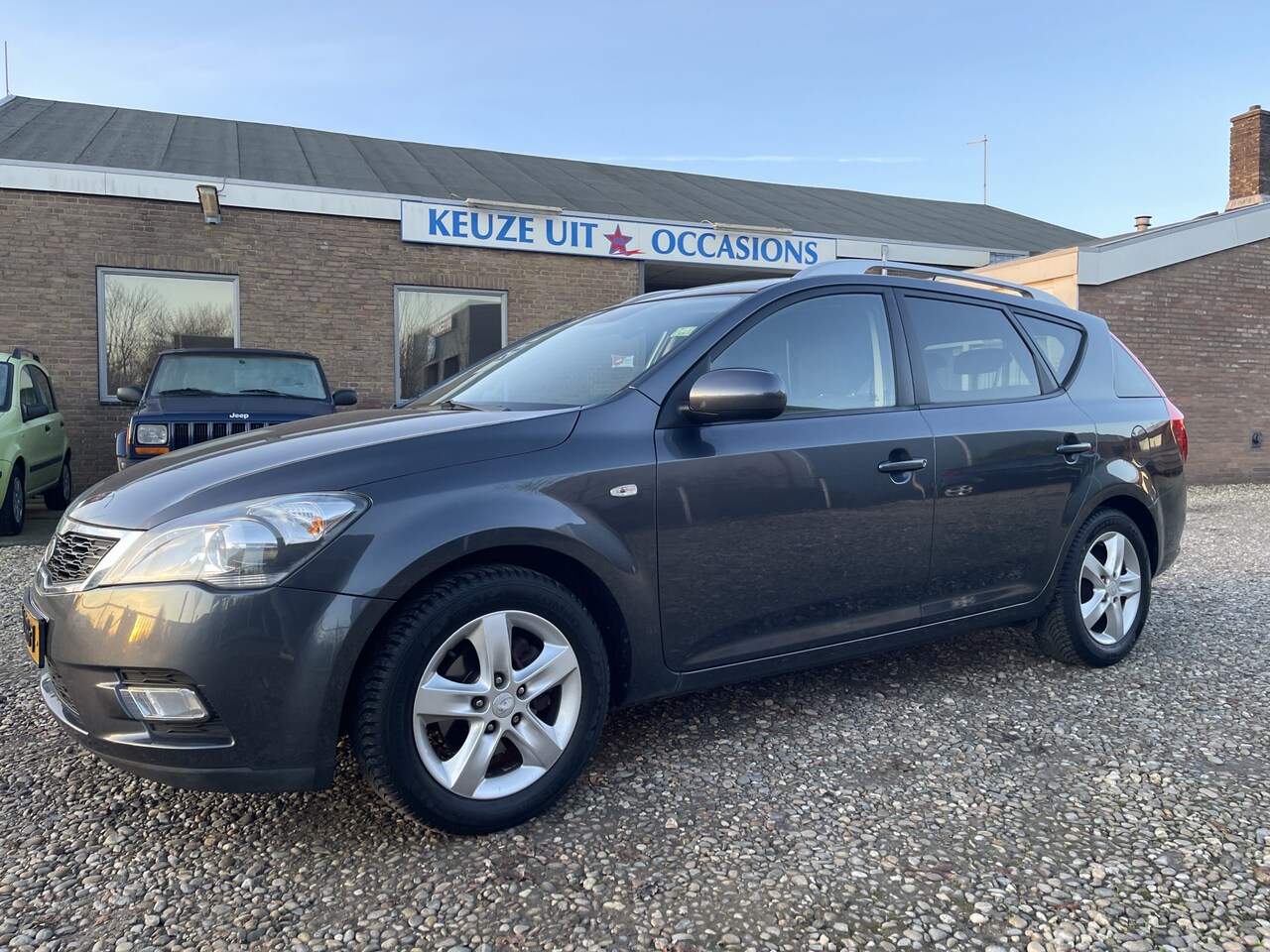 Kia Cee'd - 1.4 CVVT X-ecutive in hele nette staat - AutoWereld.nl