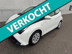 Toyota Aygo - 1.0 VVT-i x-play Airco carplay