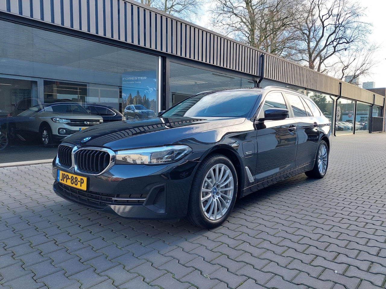 BMW 5-serie Touring - 520i Leer Navi Electrisch verstelbare stoel Achteruitrij camera Stoelverwarming Electrisch - AutoWereld.nl