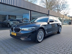 BMW 5-serie Touring - 520e Leer Navi Electrisch verstelbare stoel Achteruitrij camera Stoelverwarming Electrisch