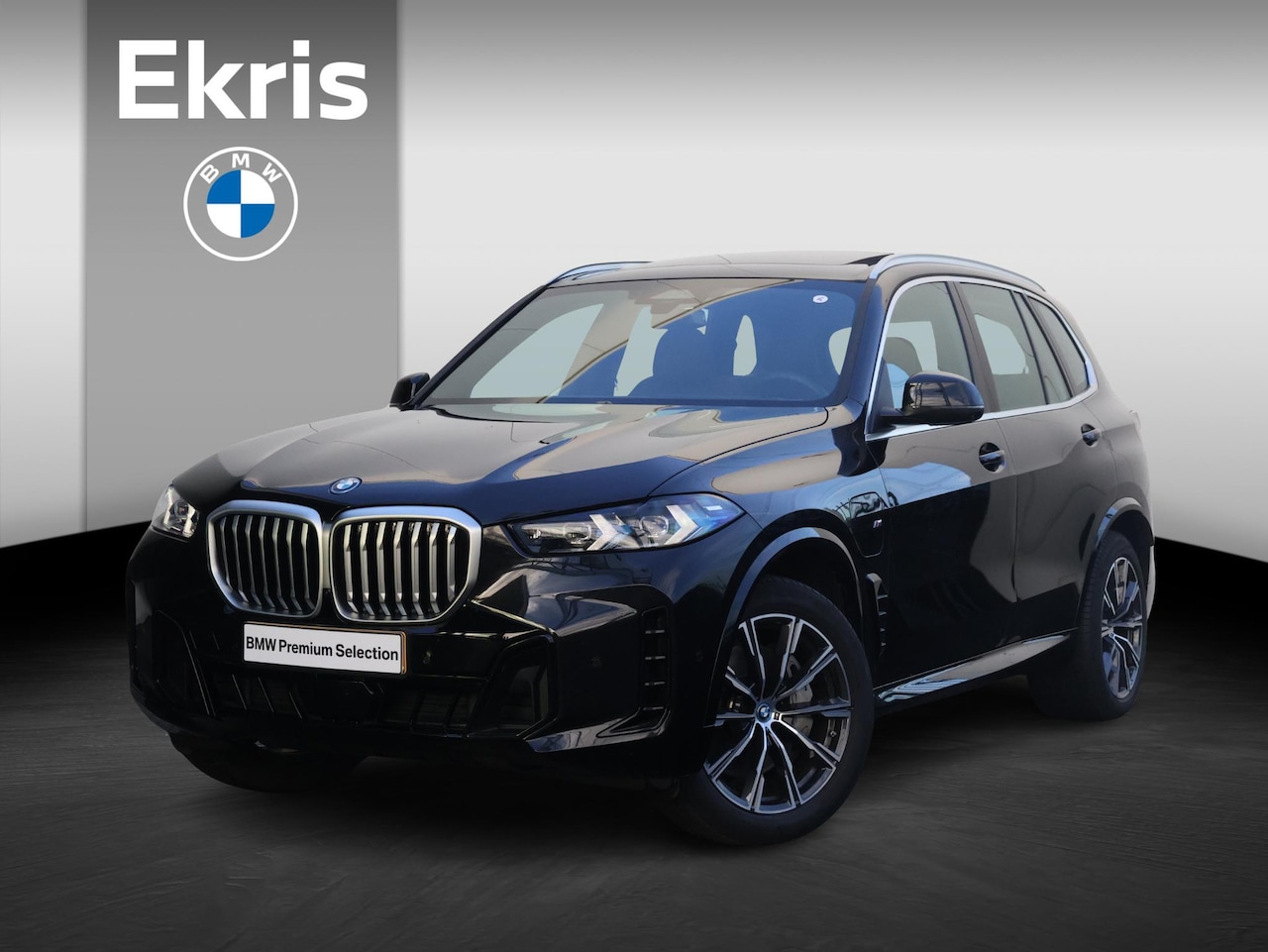 BMW X5 - xDrive50e M Sportpakket/ 20 inch LM/ Comfort Access/ Elektrische Trekhaak/ Panoramadak/ Ha - AutoWereld.nl