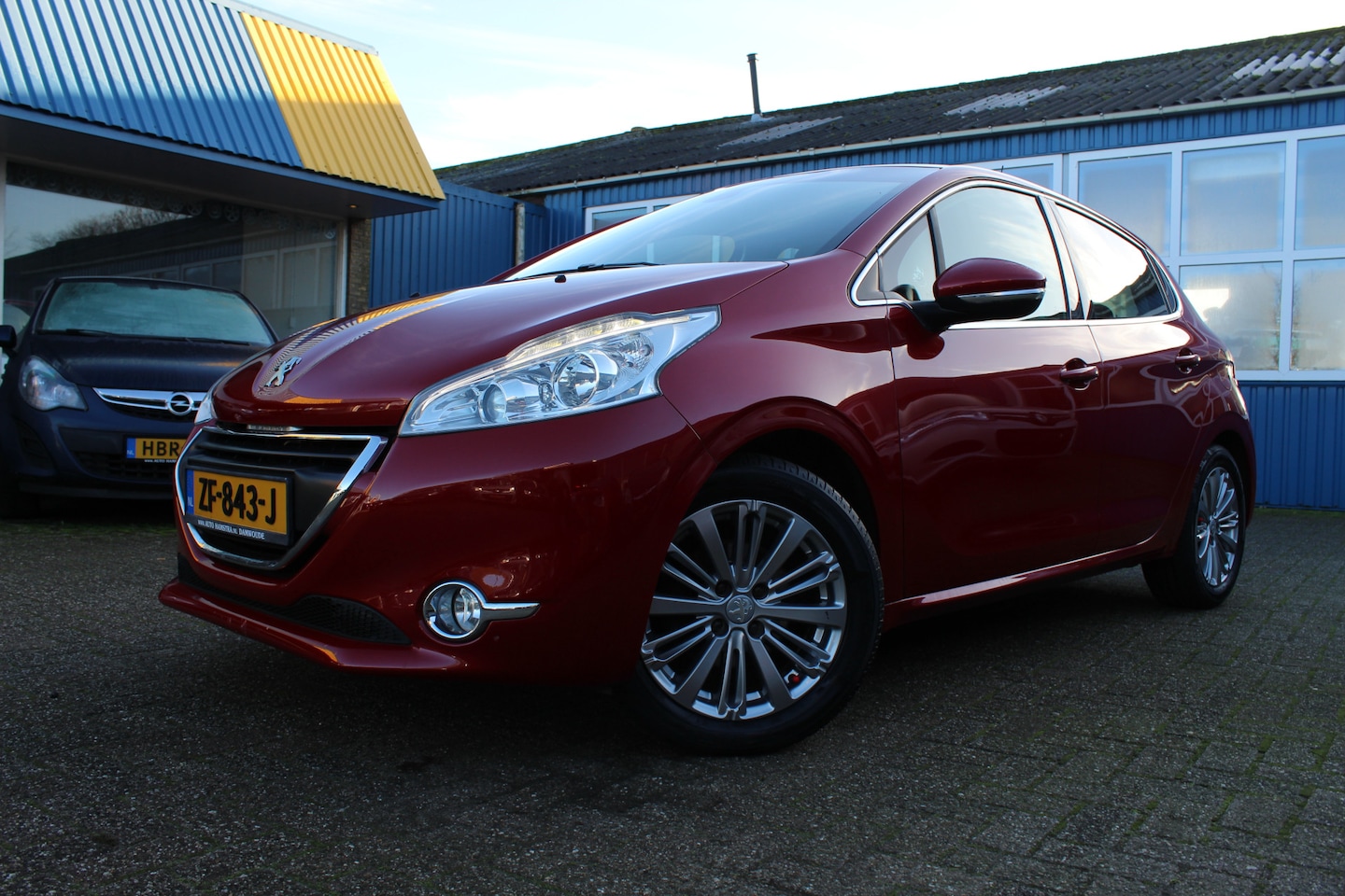 Peugeot 208 - 1.6-16V "Allure" Cruise - Clima - 5 deurs !!! 120 Pk - AutoWereld.nl