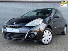 Renault Clio - 1.2 Special Line / NL-auto / Navi / Airco