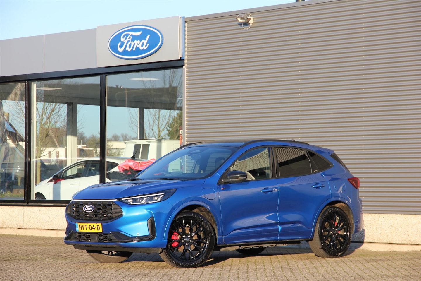 Ford Kuga - 2.5 PHEV 243pk e-CVT ST-Line X Black Edition - AutoWereld.nl