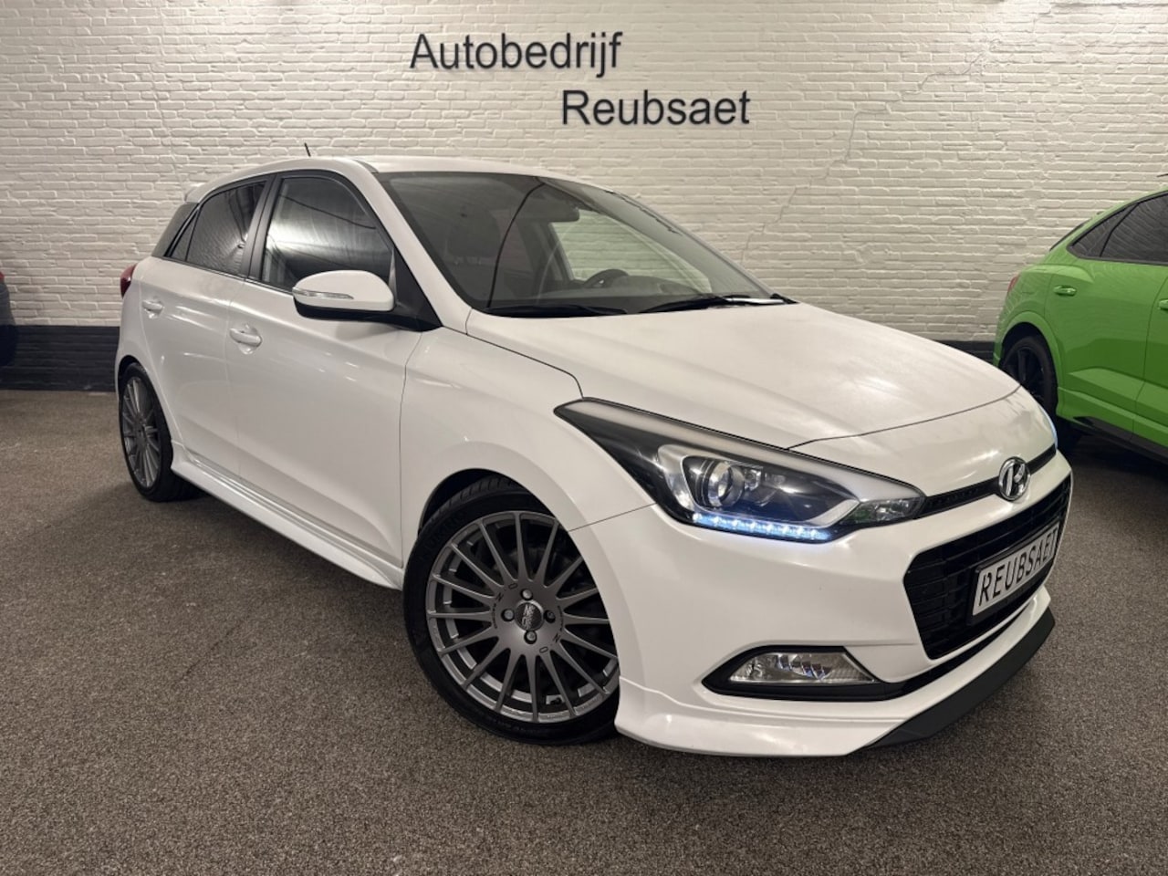 Hyundai i20 - 1.0 T-GDI Sport 120Pk Airco Navi Camera Cruise Incl 12Mnd Garantie - AutoWereld.nl