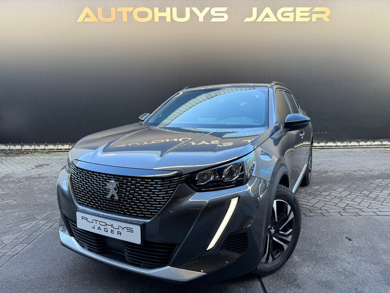 Peugeot 2008 - 1.2 PureTech 100 Allure Automaat Carplay Camera - AutoWereld.nl