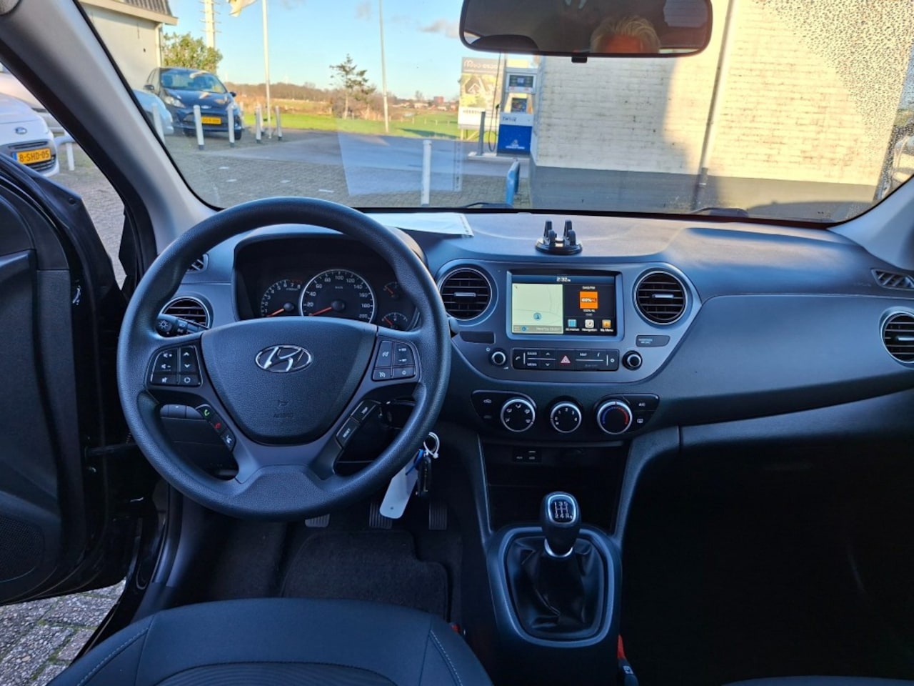 Hyundai i10 - 1.0i Comfort RADIO/AIRCO/NAVI/CRUISE/ELEC.RAMEN V+A/PDC
