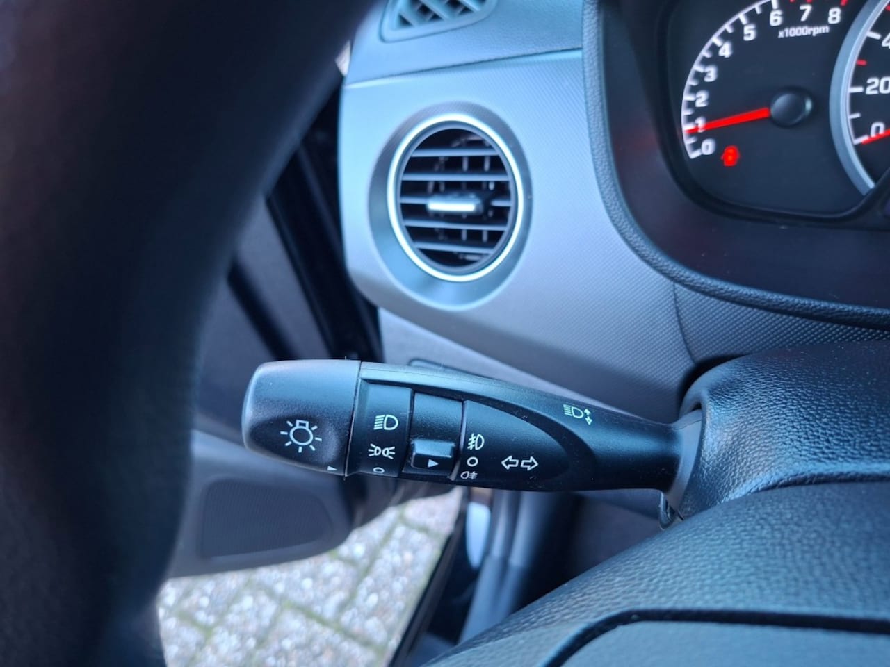 Hyundai i10 - 1.0i Comfort RADIO/AIRCO/NAVI/CRUISE/ELEC.RAMEN V+A/PDC