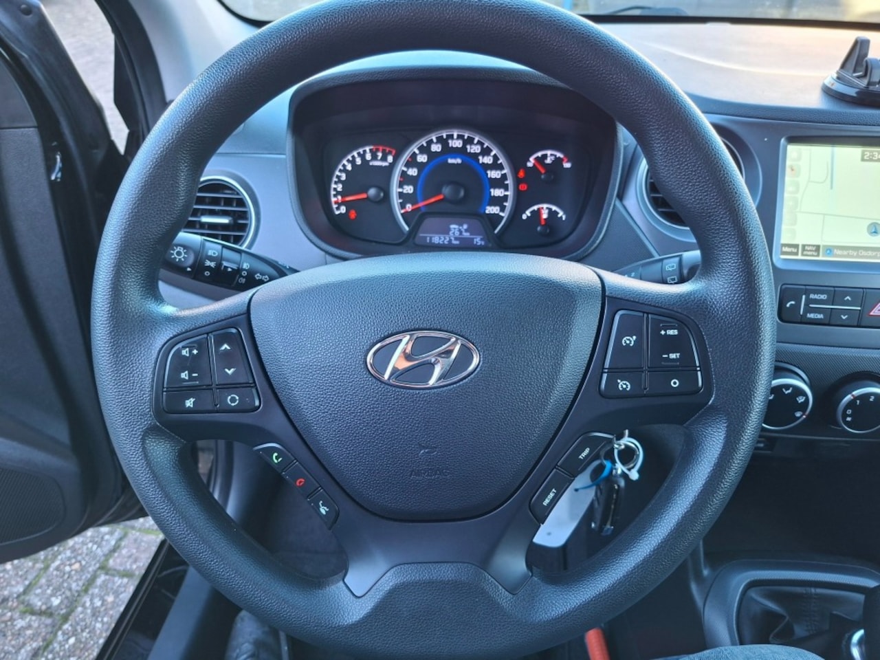 Hyundai i10 - 1.0i Comfort RADIO/AIRCO/NAVI/CRUISE/ELEC.RAMEN V+A/PDC