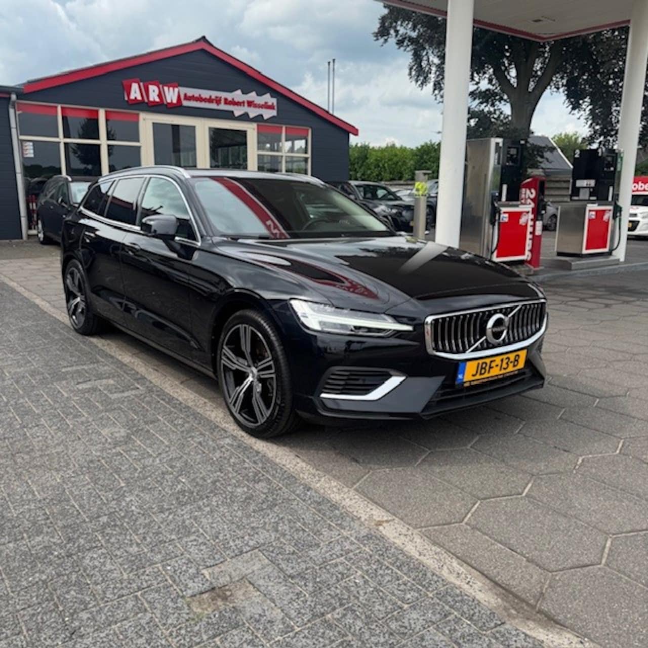 Volvo V60 - T6 Twin Engine 350pk AWD Aut R-Design - AutoWereld.nl