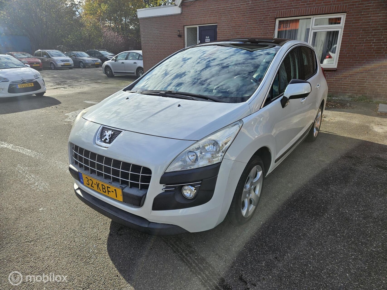 Peugeot 3008 - 1.6 THP Blue Lease Executive 1.6 THP Blue Lease Executive - AutoWereld.nl
