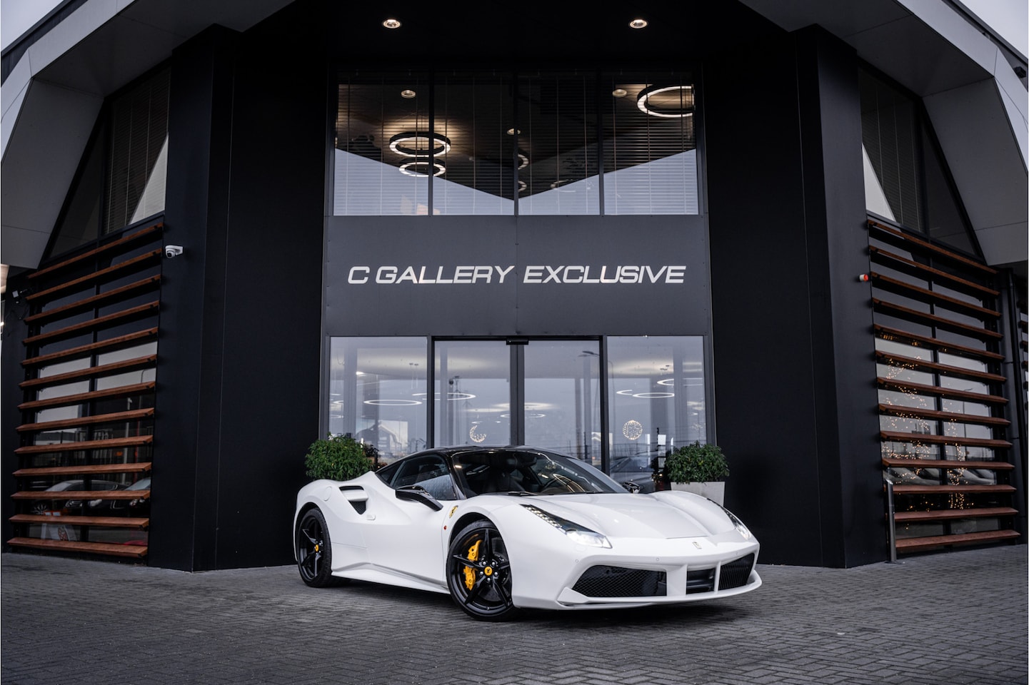 Ferrari 488 - 3.9 GTB HELE - Bianco Avus | Carbon | Lift | Electric Seats - AutoWereld.nl