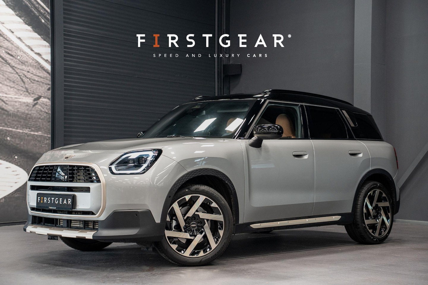 MINI Countryman - Mini 1.5 C Favoured M *Panorama / Head-up Display / Keyless Entry / Apple Carplay / LED-ve - AutoWereld.nl