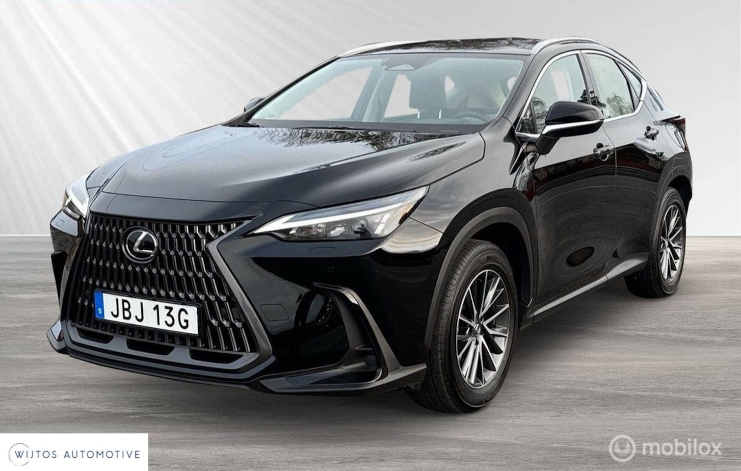 Lexus NX - 350h Comfort Line 350h Comfort Line - AutoWereld.nl