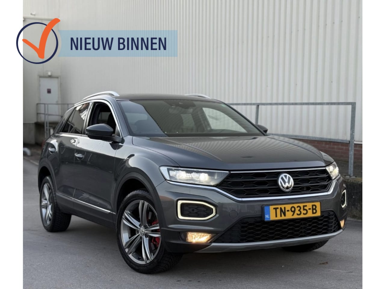 Volkswagen T-Roc - 1.5 TSI Sport I ACC I Dealer Onderhouden I - AutoWereld.nl