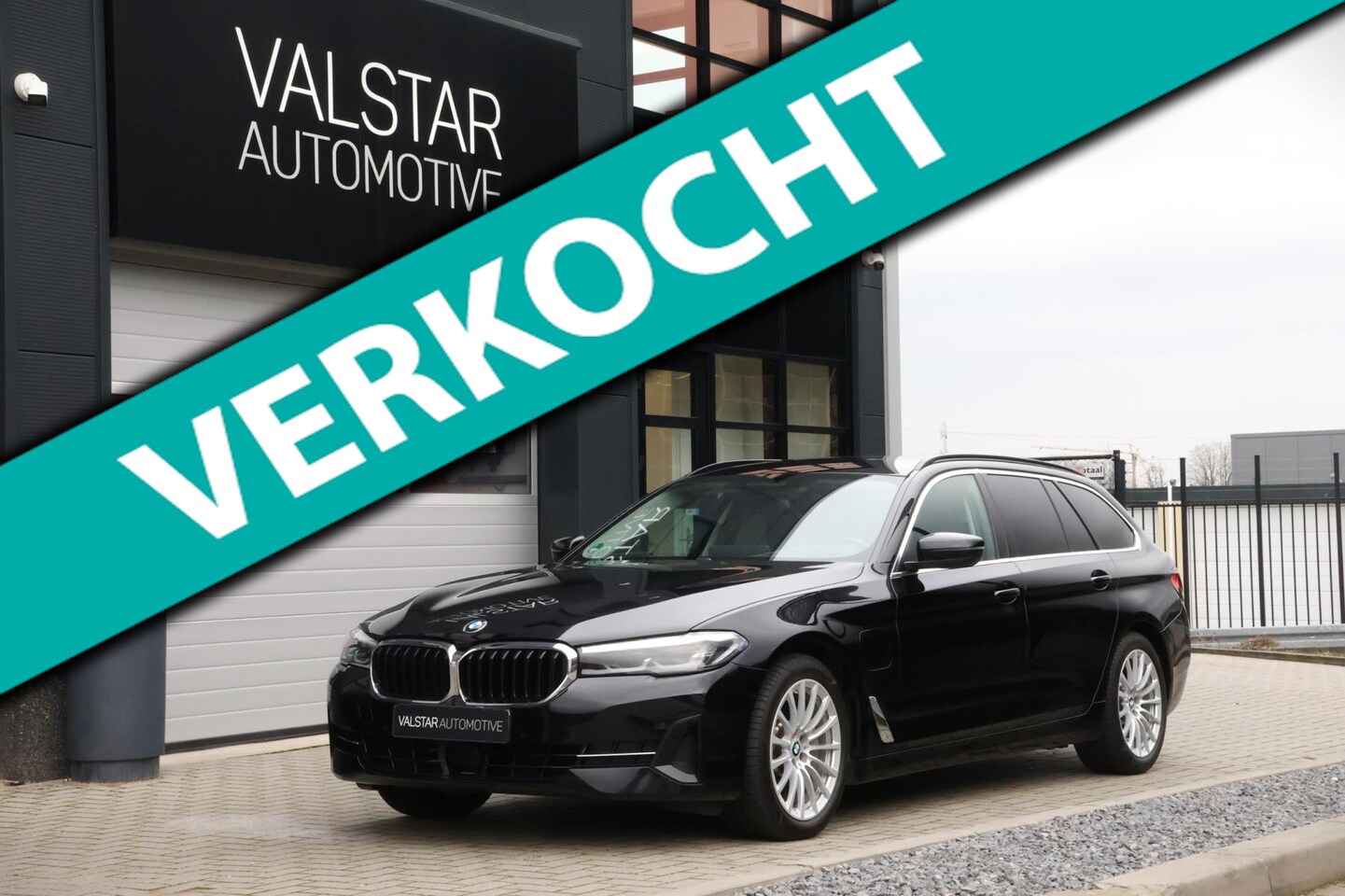 BMW 5-serie Touring - 530e iPerformance Executive |Trekhaak | HUD | Stoelverwarming - AutoWereld.nl