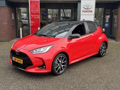 Toyota Yaris - 1.5 Hybrid LAUNCH EDITION TREKHAAK HEAD-UP NAVI PARK-SENSOREN STOELVERW BLIND SPOT 17'' LM