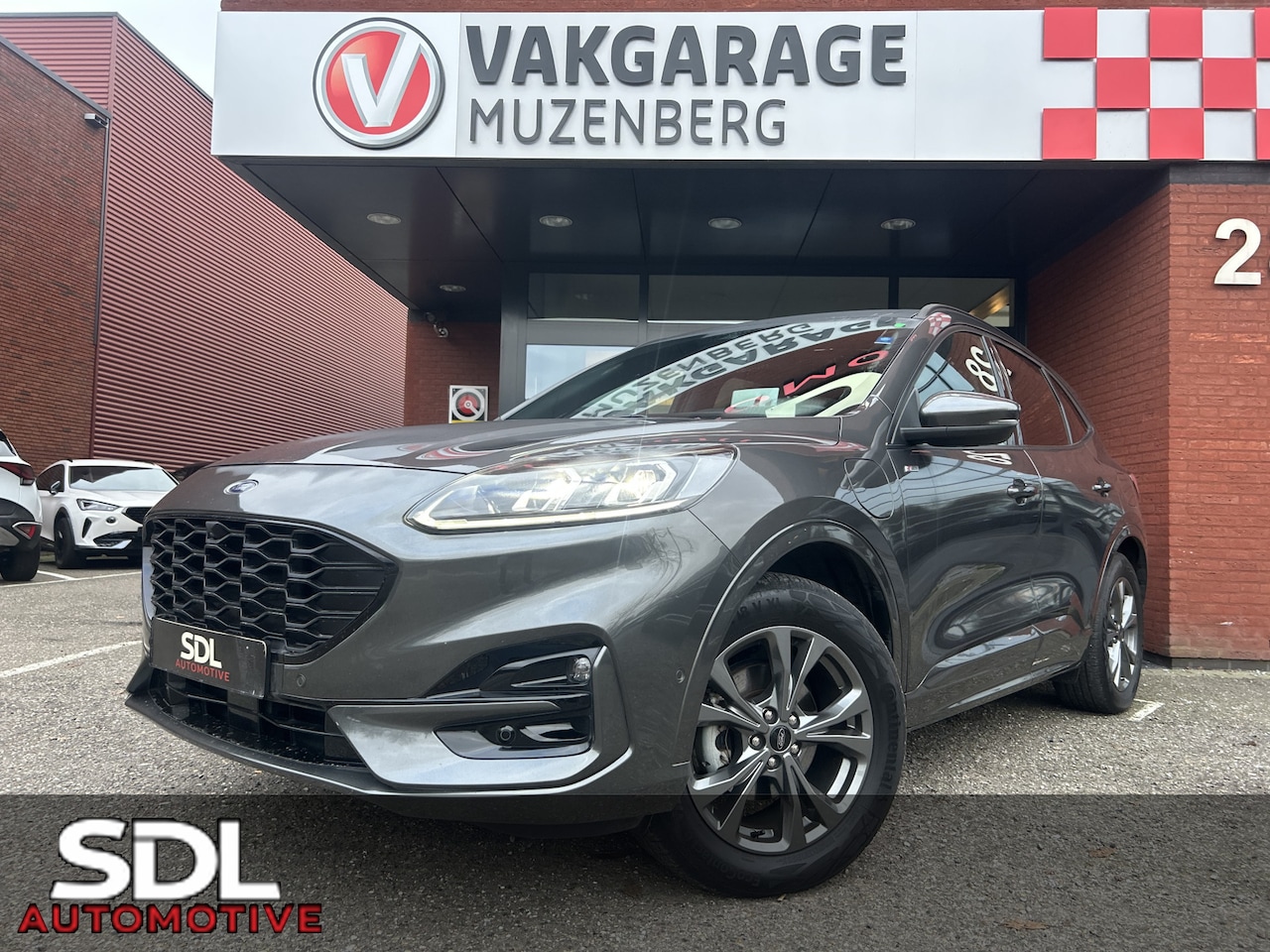 Ford Kuga - 2.5 PHEV ST-Line X // FULL LED // PANO/SCHUIFKANTELDAK // NAVI + CARPLAY // 360 CAMERA // - AutoWereld.nl