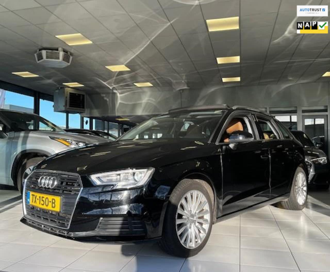 Audi A3 Sportback - 35 TFSI CoD/Panoramadak/Trekhaak/Automaat/NAP/Leder - AutoWereld.nl