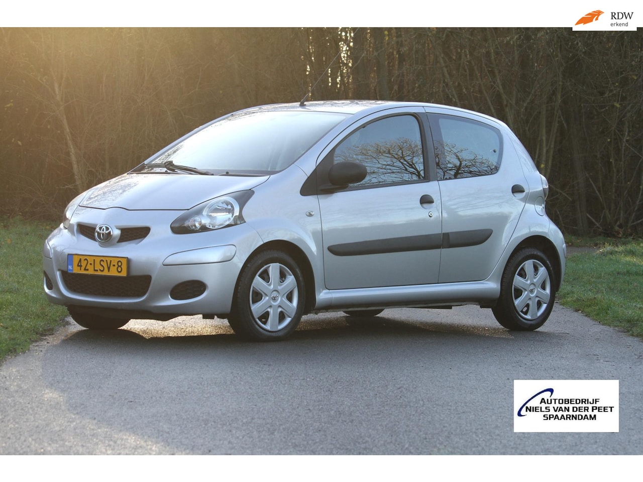 Toyota Aygo - 1.0-12V Access 5 deurs / Unieke Km.stand / Airco / Van 2e eigenaresse / Stuurbekrachtiging - AutoWereld.nl