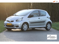 Toyota Aygo - 1.0-12V Access 5 deurs / Unieke Km.stand / Airco / Van 2e eigenaresse / Stuurbekrachtiging