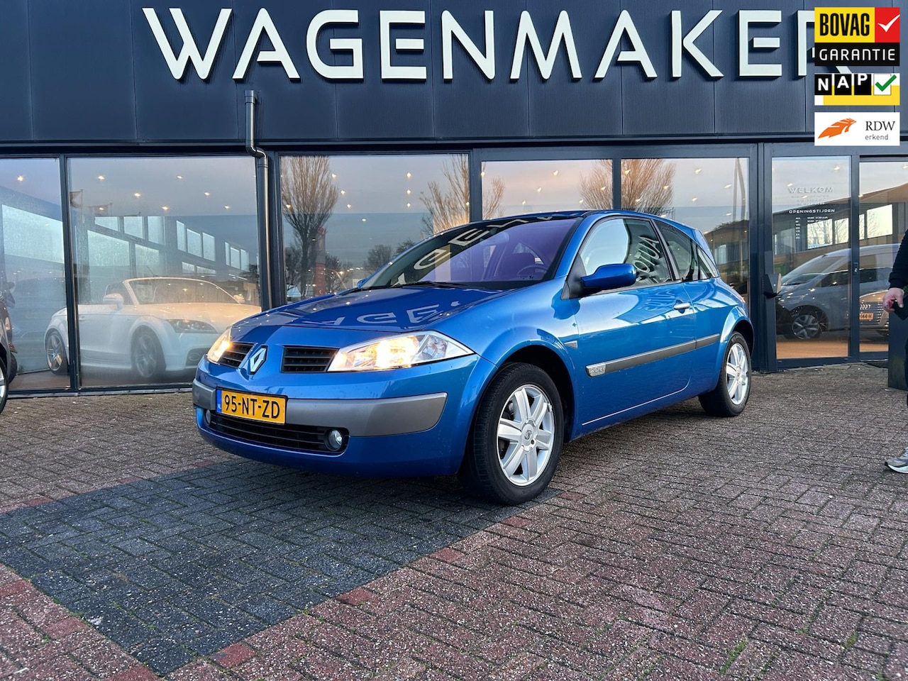 Renault Mégane - 2.0-16V Privilège Luxe Clima|Cruise|Keyless! - AutoWereld.nl