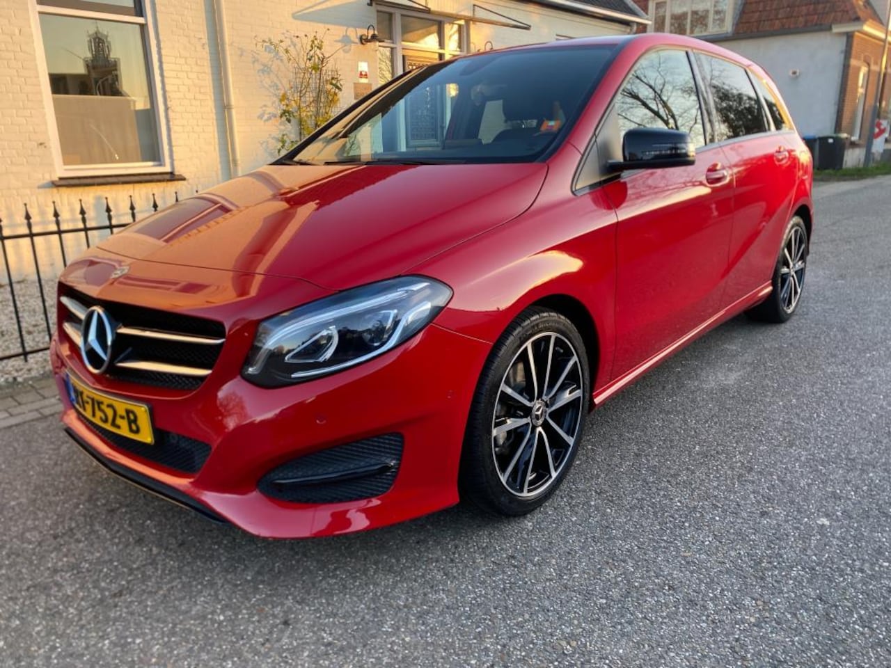 Mercedes-Benz B-klasse - 160 Ambition 160 Ambition,Aut,Night,Leder,Camera,NAP. - AutoWereld.nl