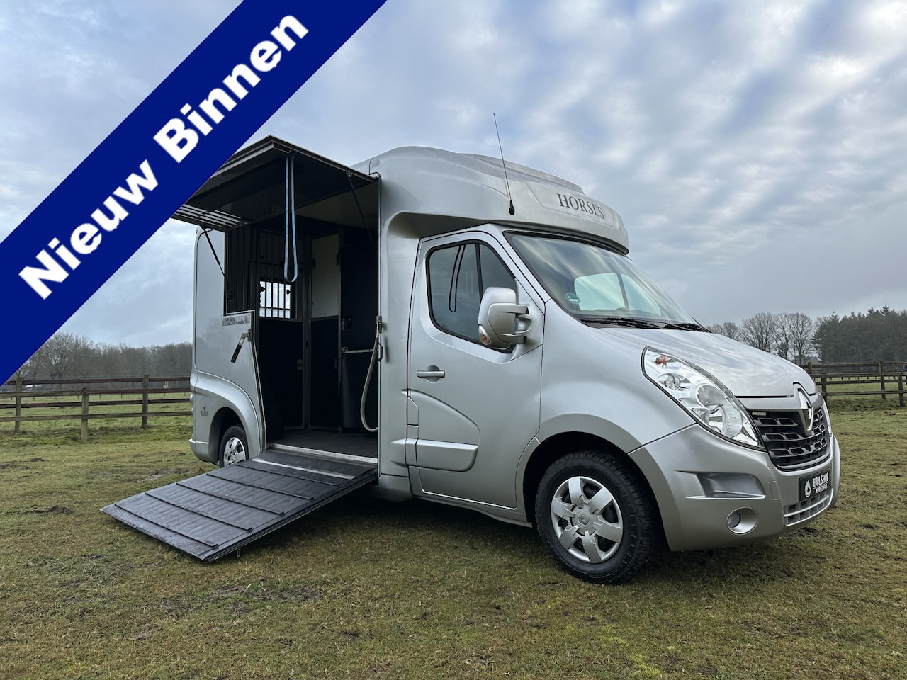 Renault Master - 2-paaards paardenvrachtwagen Automaat B-rijbewijs! - AutoWereld.nl